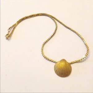 Vintage Trifari Shell Necklace
